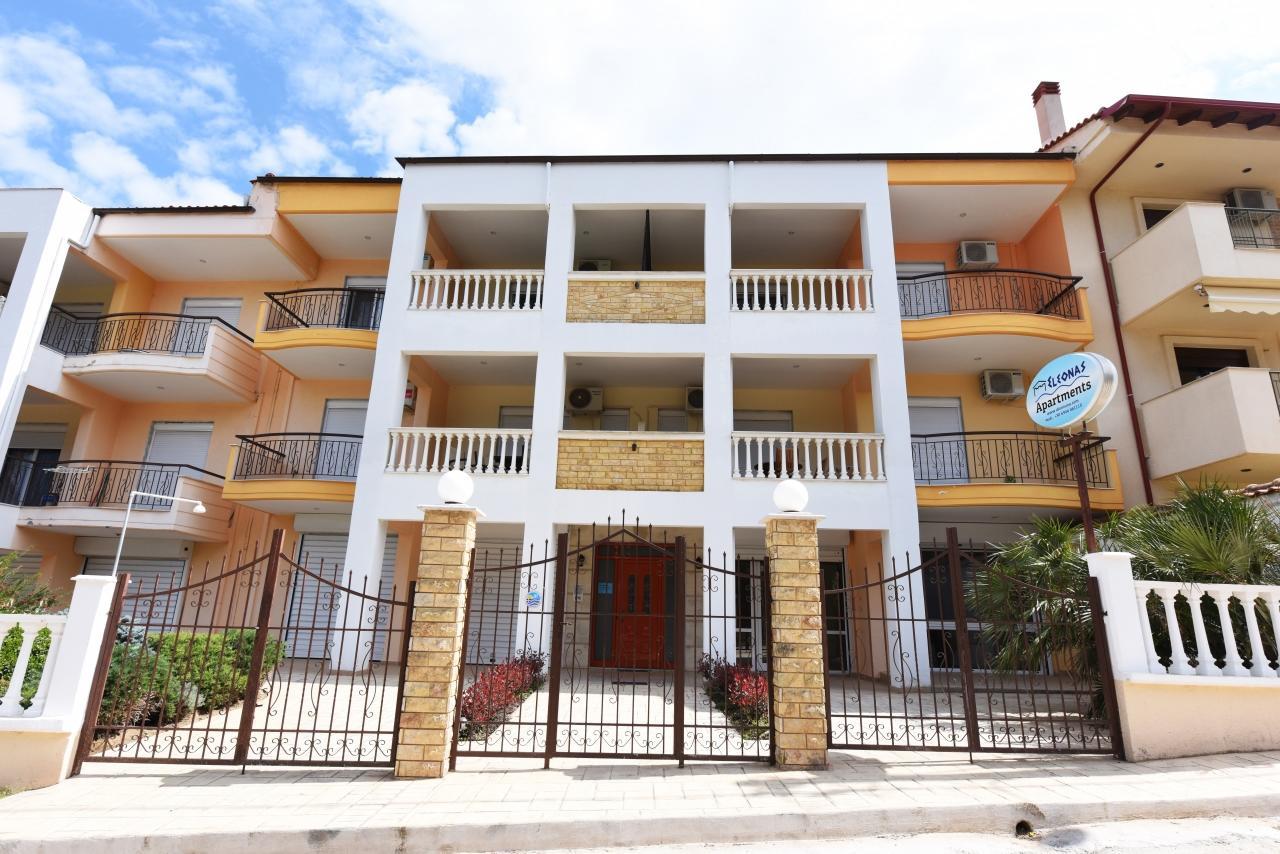Eleonas Apartments Nea Moudania Buitenkant foto