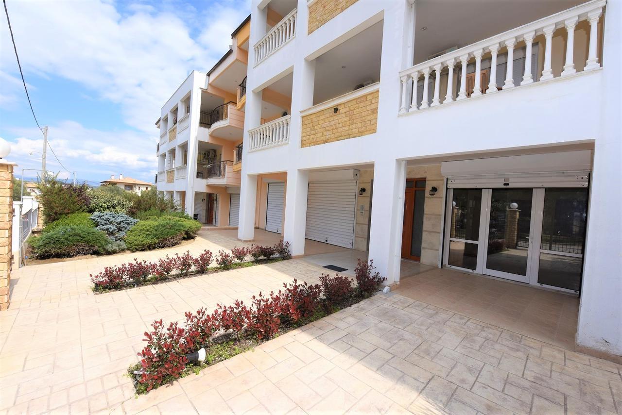 Eleonas Apartments Nea Moudania Buitenkant foto